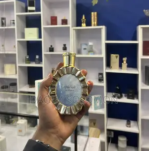 Lattafa Victoria