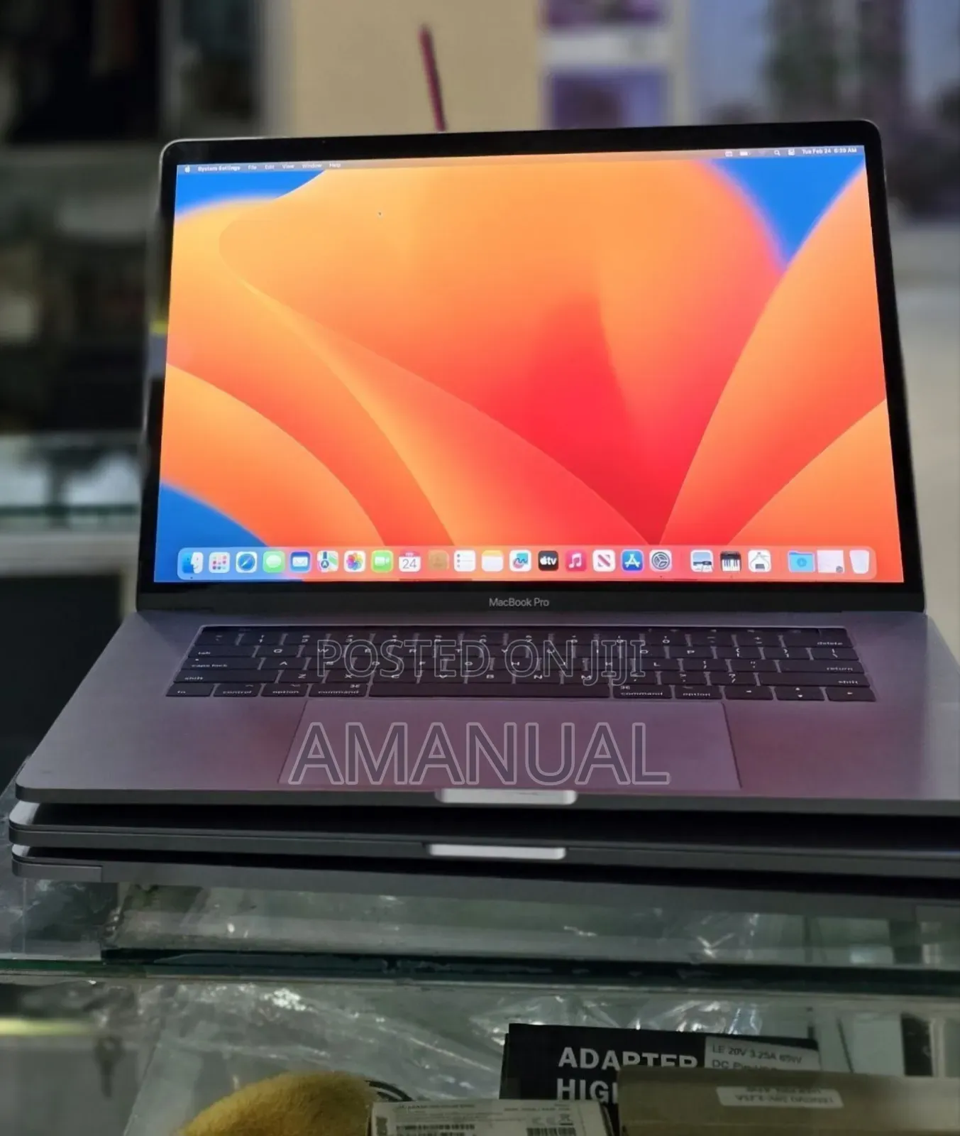 New Laptop Apple MacBook Pro 2019 16GB Intel Core i7 SSD 512GB