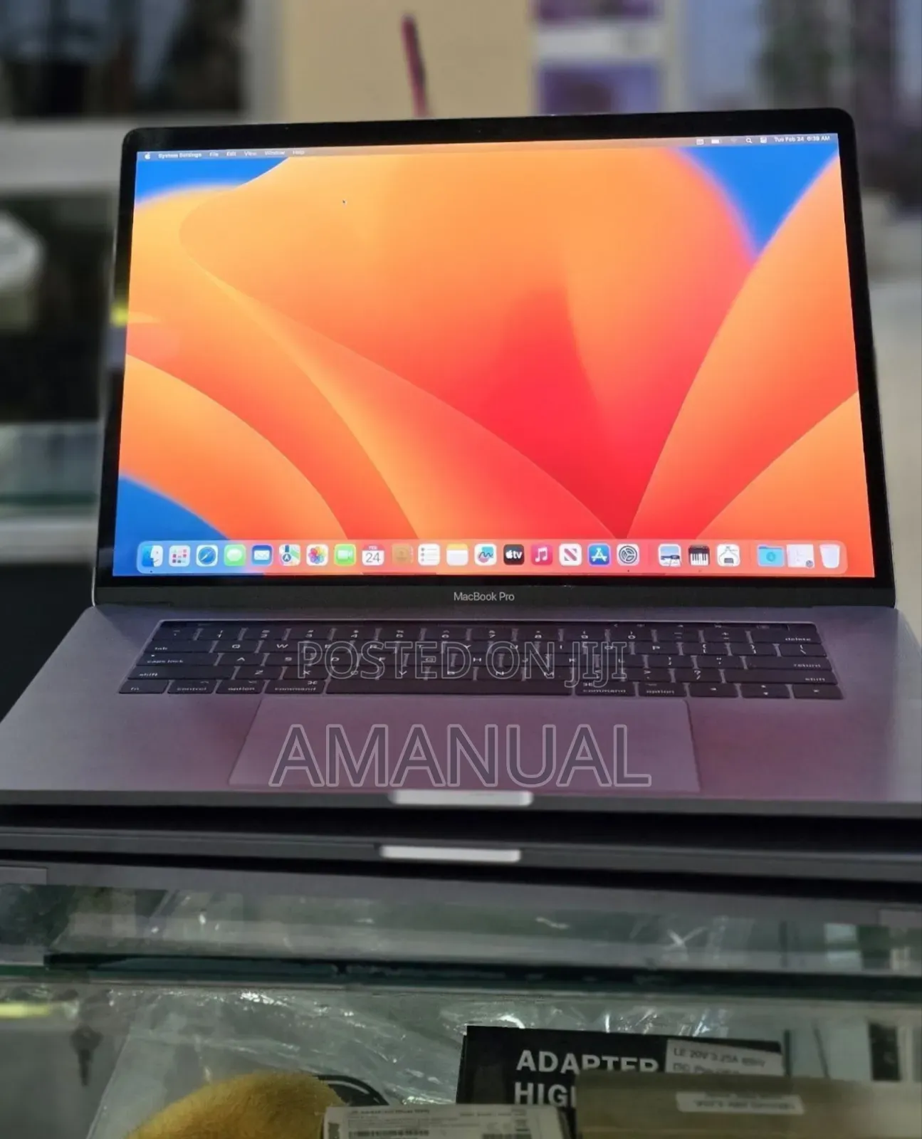 New Laptop Apple MacBook Pro 2019 16GB Intel Core i7 SSD 512GB