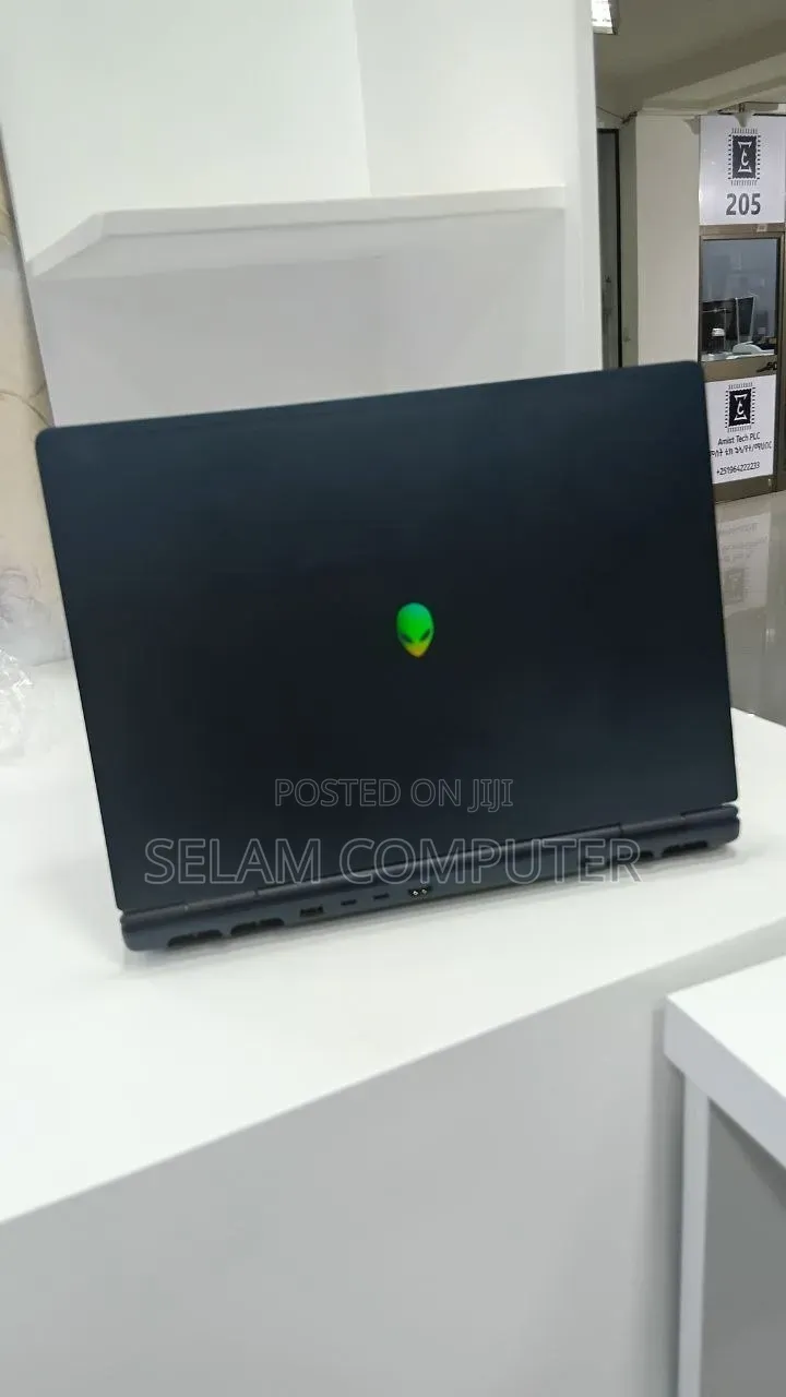 New Laptop Alienware M17x R2 32GB Intel Core i5 SSD 512GB