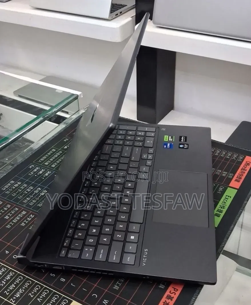 New Laptop HP Victus 15 16GB Intel Core i7 SSD 1T