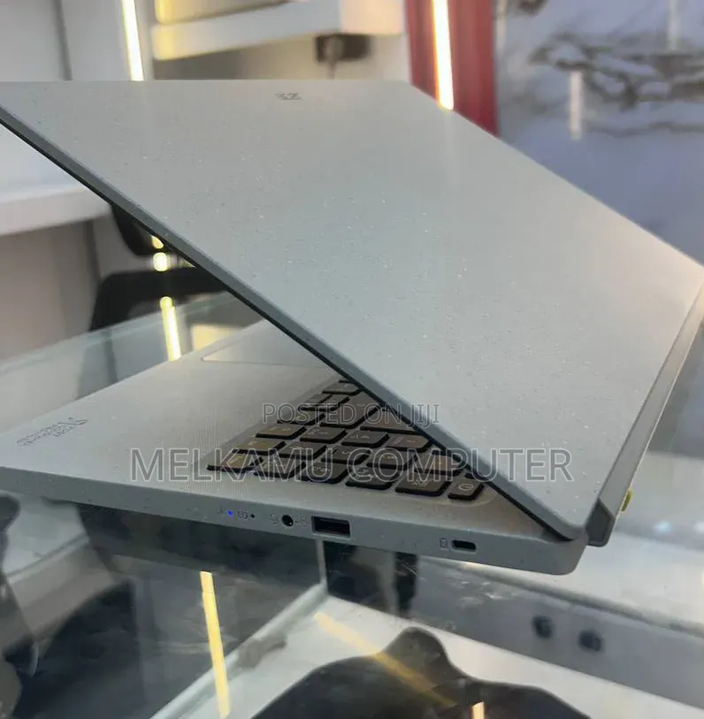 New Laptop Acer Aspire 1300 16GB Intel Core i7 SSD 1T