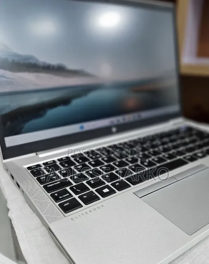 New Laptop HP EliteBook 840 G8 16GB Intel Core i7 SSD 512GB