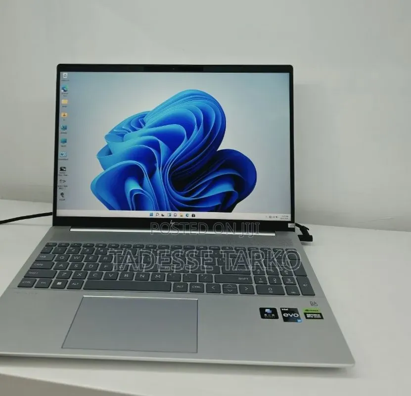 New Laptop HP 16GB Intel Core i7 SSD 1T