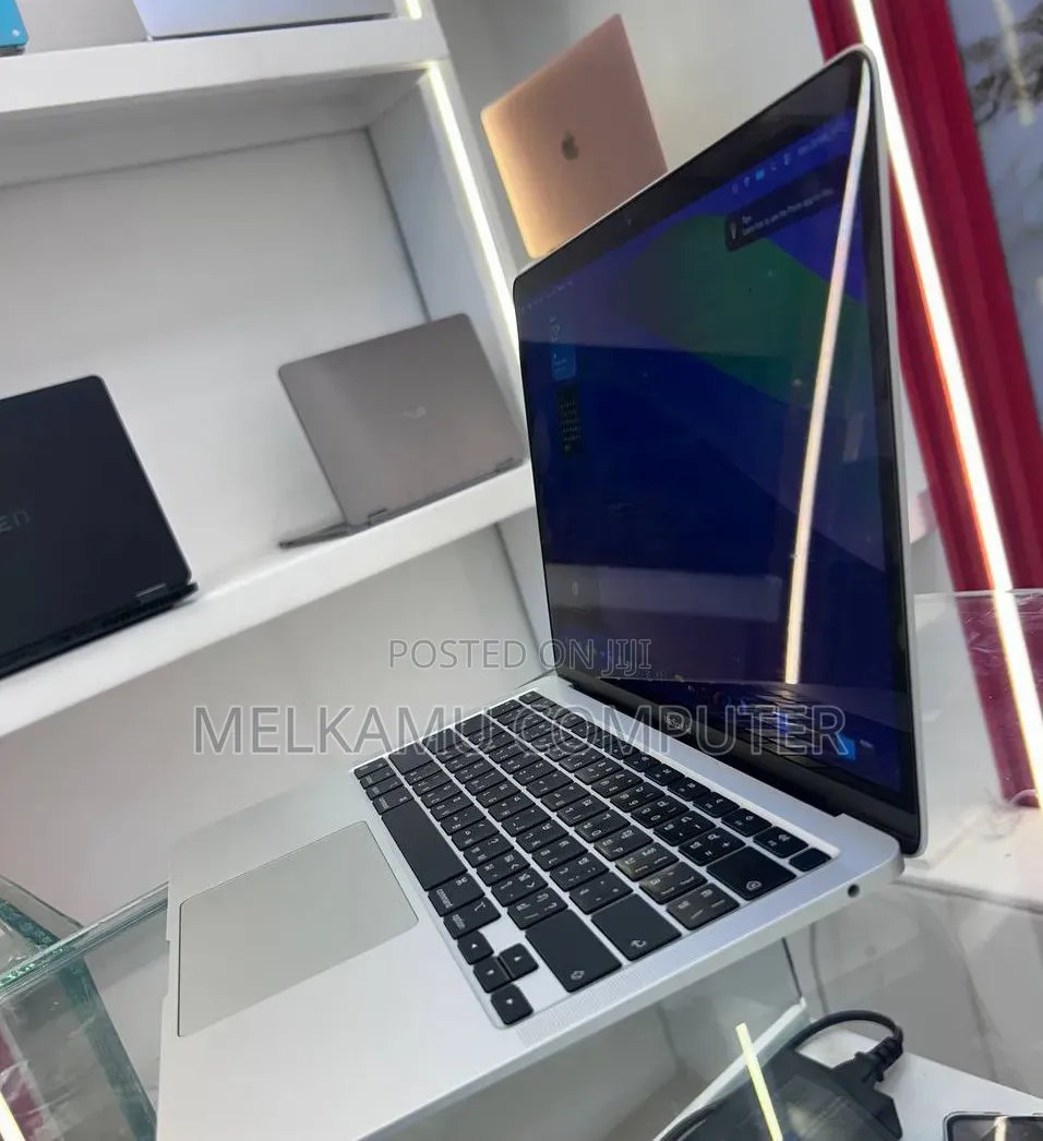 New Laptop Apple MacBook Air 2020 M1 8GB Intel Core i5 SSD 256GB