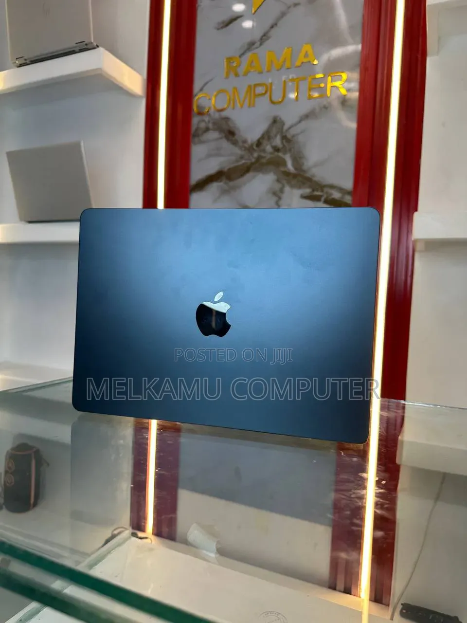 New Apple MacBook Air 2024 M3 13-inch 16GB Intel Core i7 SSD 512GB