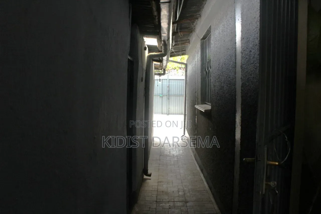 6bdrm House in Bole for sale