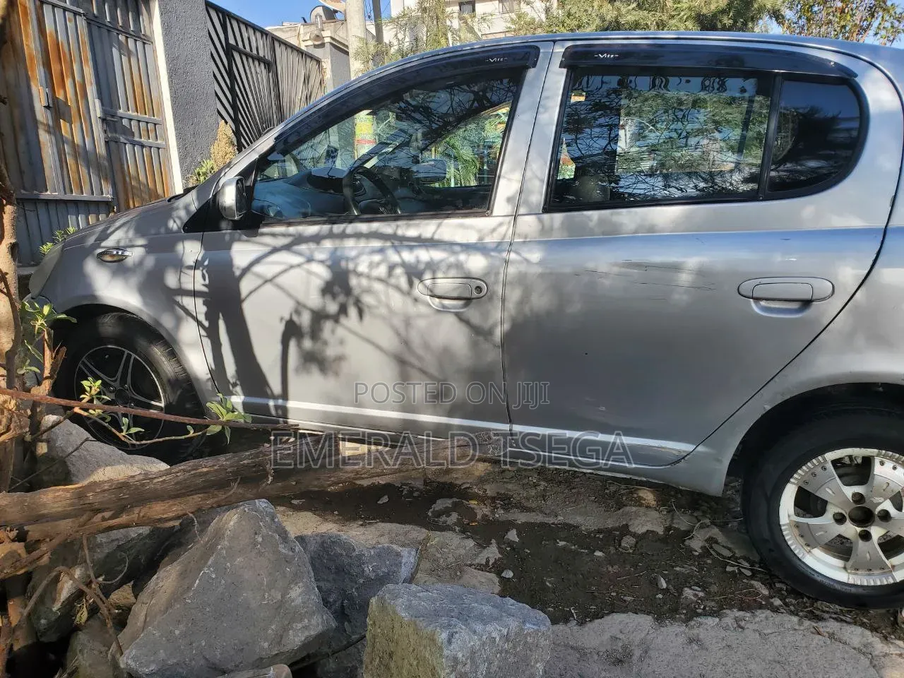 Toyota Vitz 2002 Silver