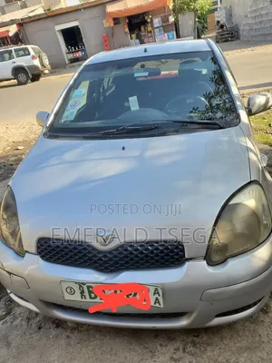 Toyota Vitz 2002 Silver