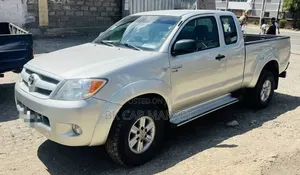Toyota Hilux 2006 Silver