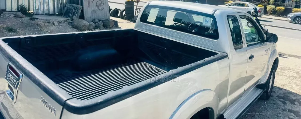 Toyota Hilux 2006 Silver