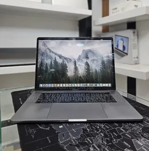 New Laptop Apple MacBook Pro 2019 16GB Intel Core i9 SSD 512GB