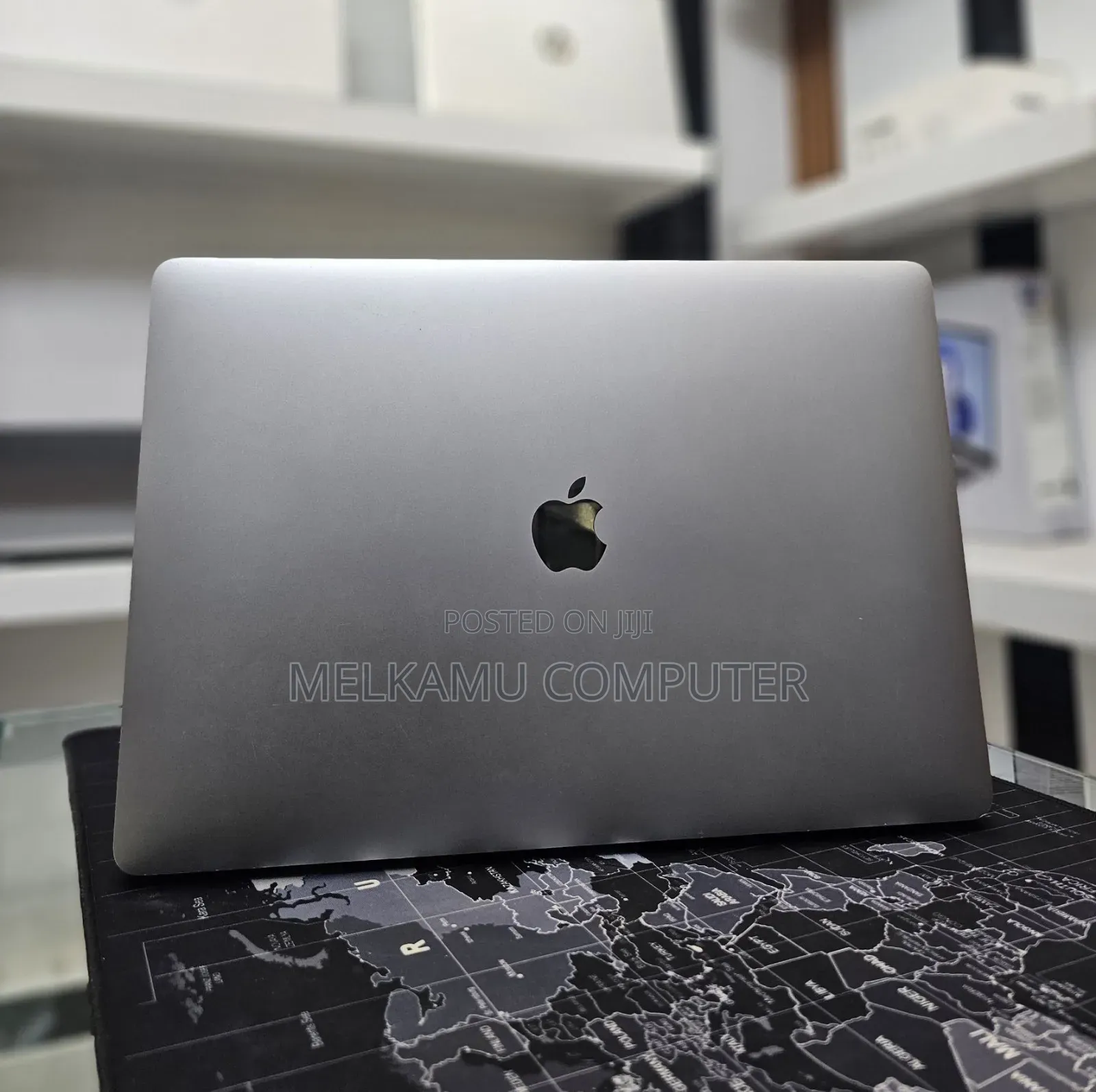 New Laptop Apple MacBook Pro 2019 16GB Intel Core i9 SSD 512GB