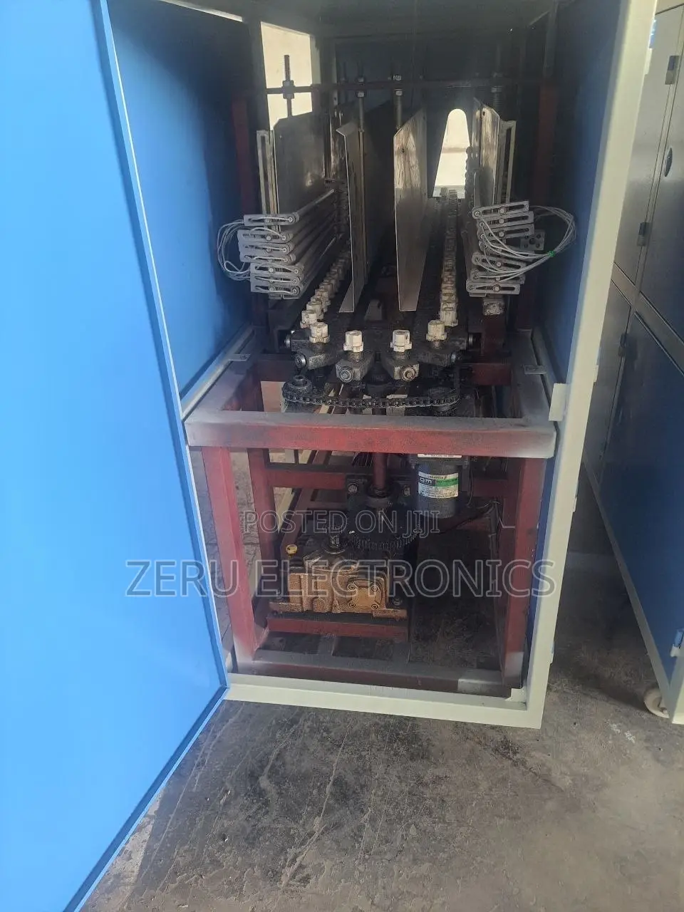 Molding Machine