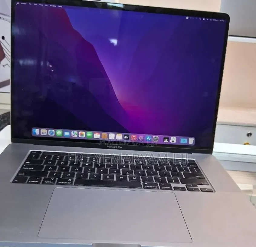 New Laptop Apple MacBook Pro 2019 32GB Intel Core i9 SSD 512GB