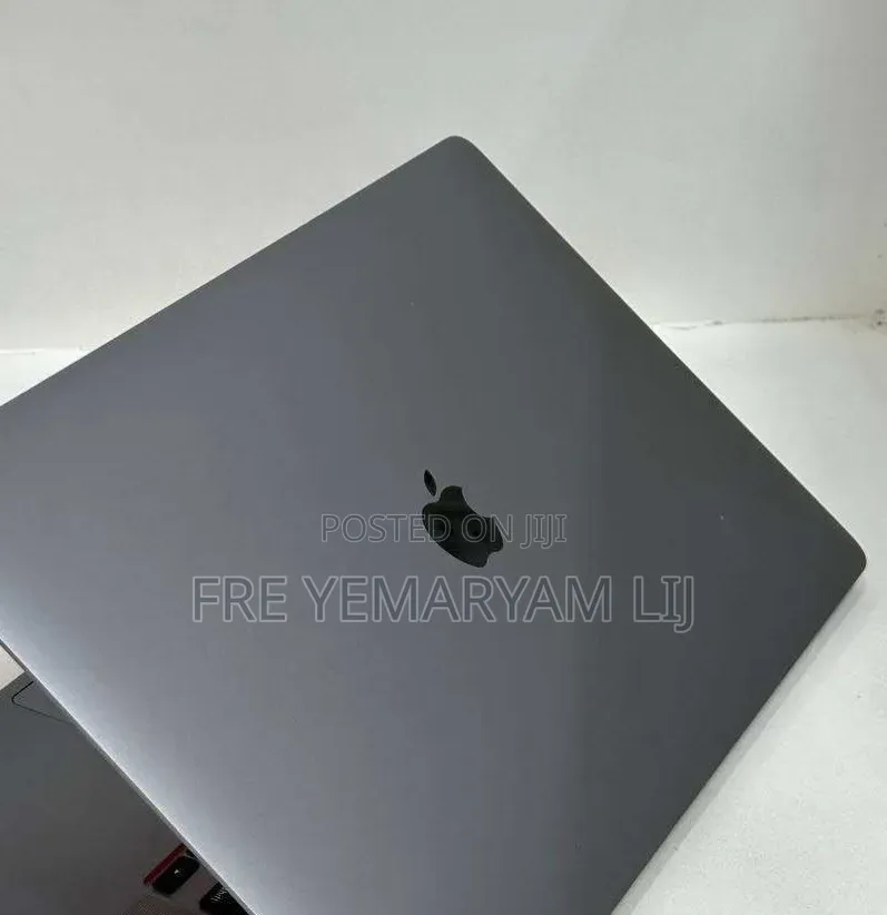 New Laptop Apple MacBook Pro 2019 32GB Intel Core i9 SSD 512GB