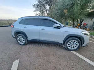 Toyota Corolla Hybrid 2023 White