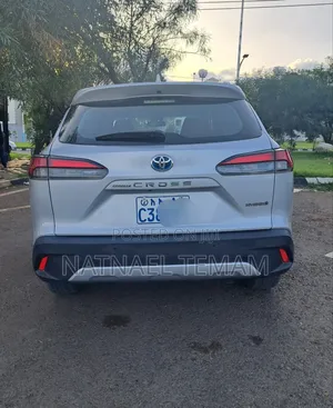 Toyota Corolla Hybrid 2023 White