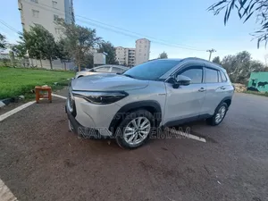 Toyota Corolla Hybrid 2023 White