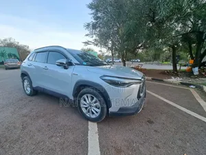 Toyota Corolla Hybrid 2023 White