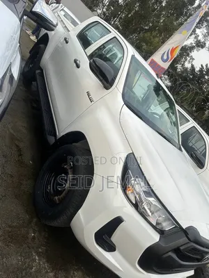 New Toyota Hilux 2023 White