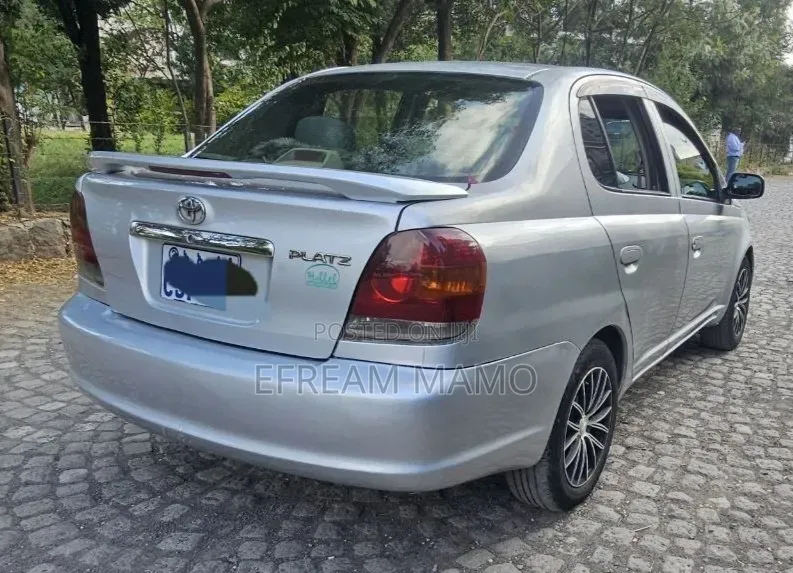 Toyota Platz 2005 Silver