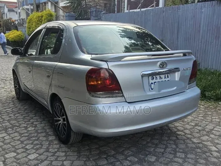 Toyota Platz 2005 Silver