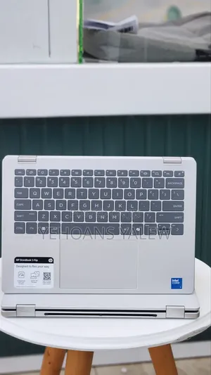 New Laptop HP OmniBook 5 Flip 14-fp0023dx 16GB Intel Core 7 SSD 512GB