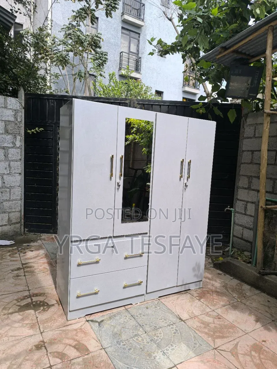 ተነቃቃይ ቁምሳጥን 160x200c.M
