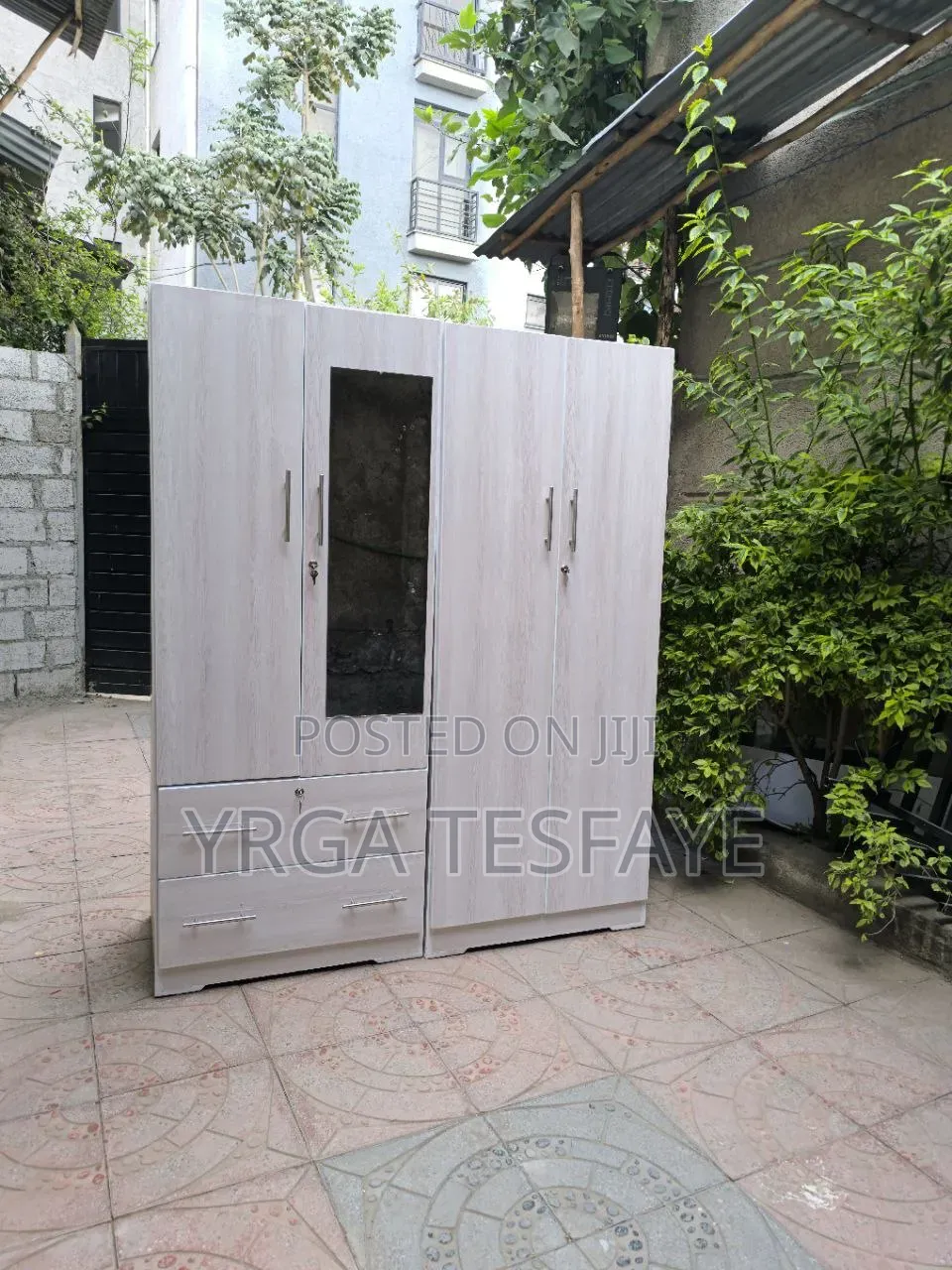 ተነቃቃይ ቁምሳጥን 160x200c.M
