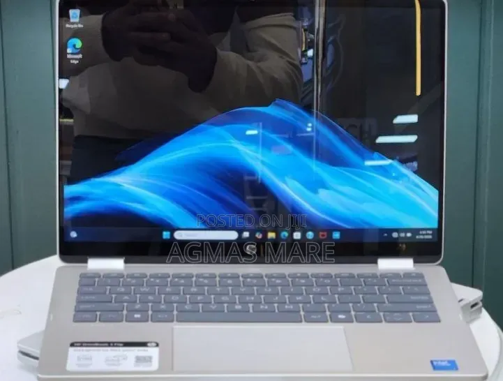 New Laptop HP OmniBook 5 Flip 16GB Intel Core 7 SSD 1T