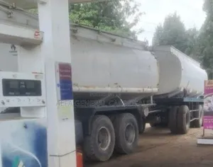 2008 ሬናልት ቦቴ ከነተሳቢው በማሩ እስፖንዳ