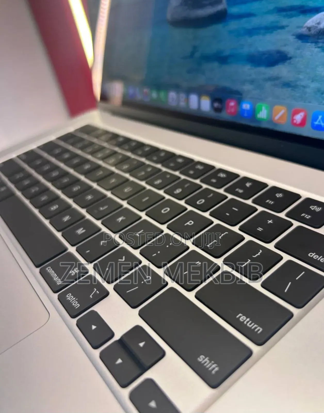 New Laptop Apple MacBook Air 2025 M4 15-inch 24GB Apple M4 SSD 512GB