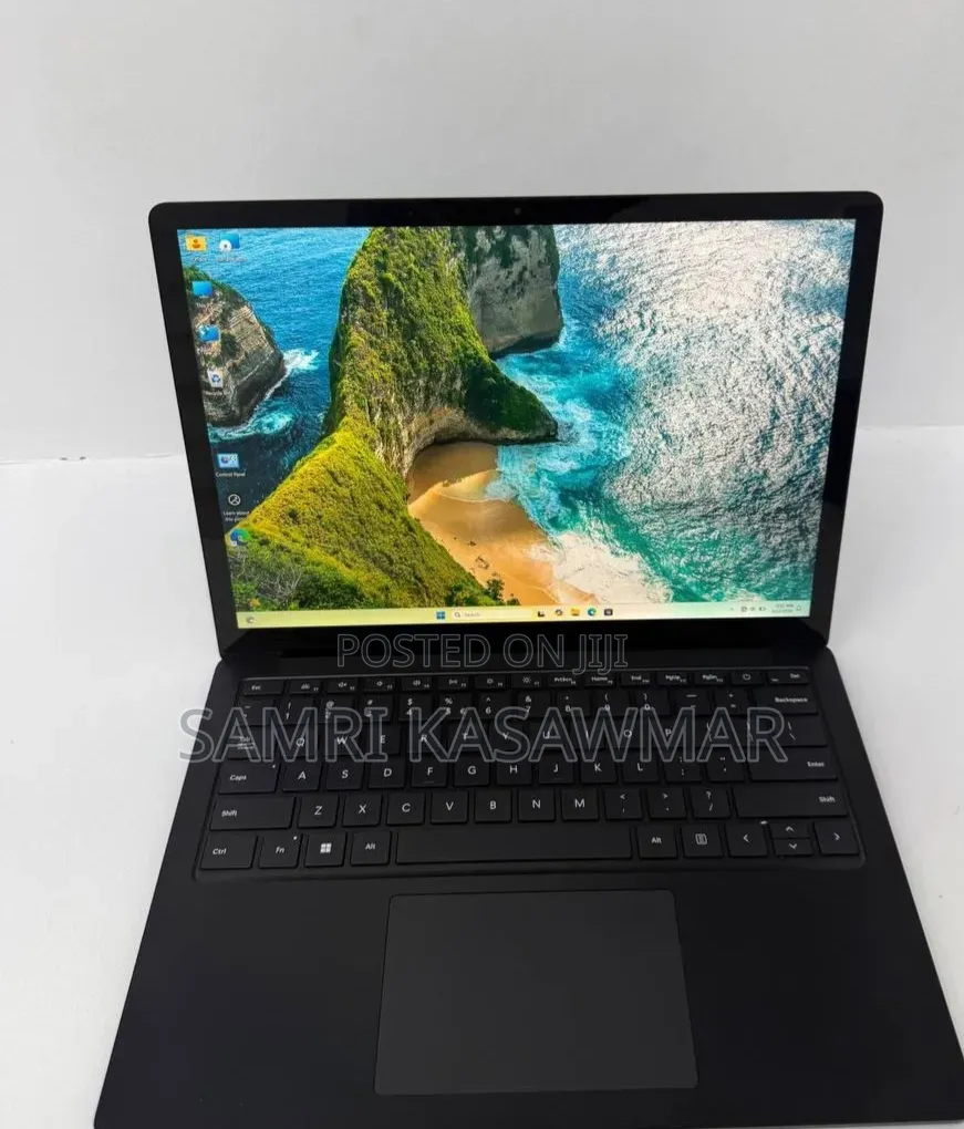 New Laptop Microsoft Surface 16GB Intel Core i7 SSD 256GB