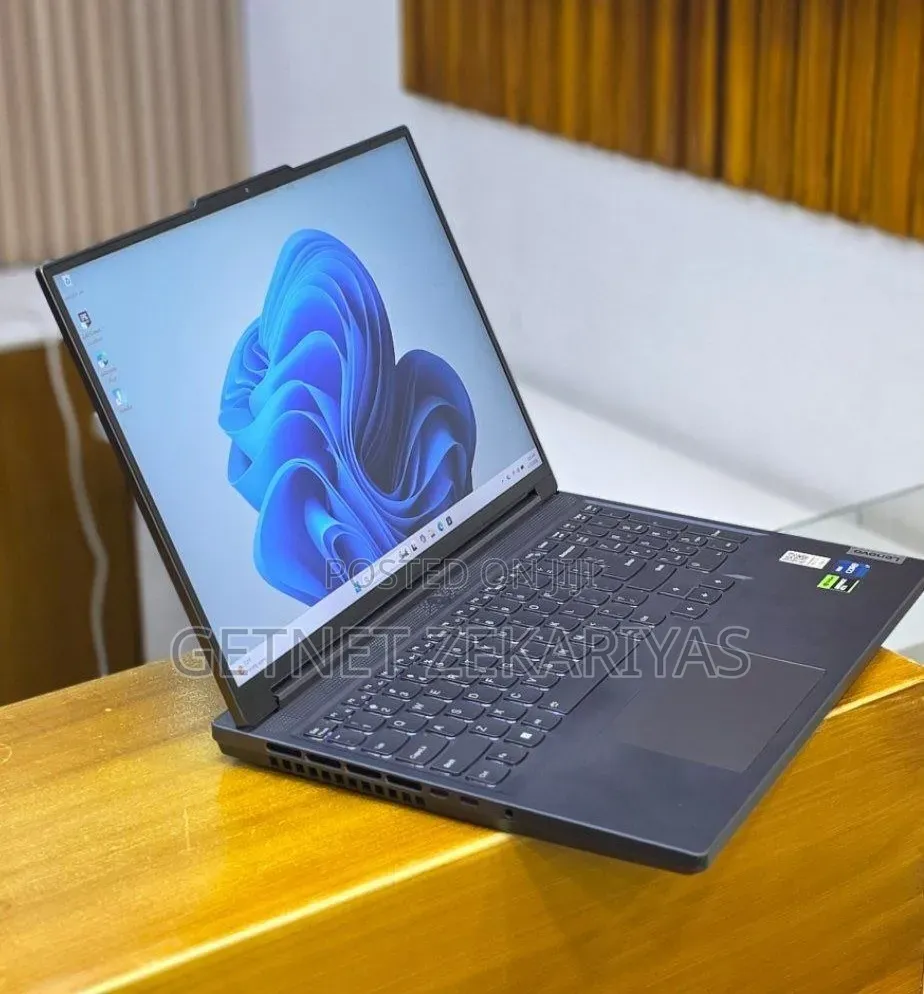New Laptop Lenovo Legion 5 24GB Intel Core i7 SSD 1T