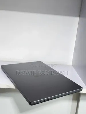 New Laptop Apple MacBook Pro M1 32GB AMD A10 SSD 512GB