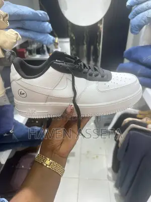 Shose Saler