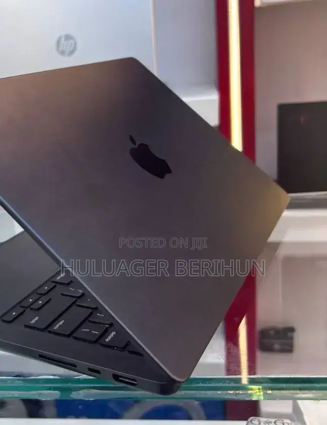 New Laptop Apple MacBook Pro 2023 M3 14-inch 18GB Apple M3 SSD 512GB