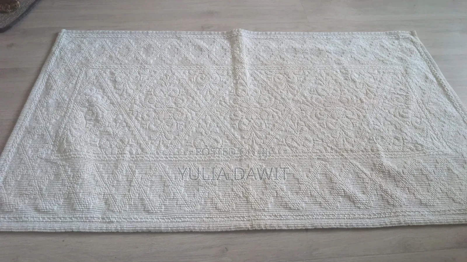 Rug (ምንጣፍ)