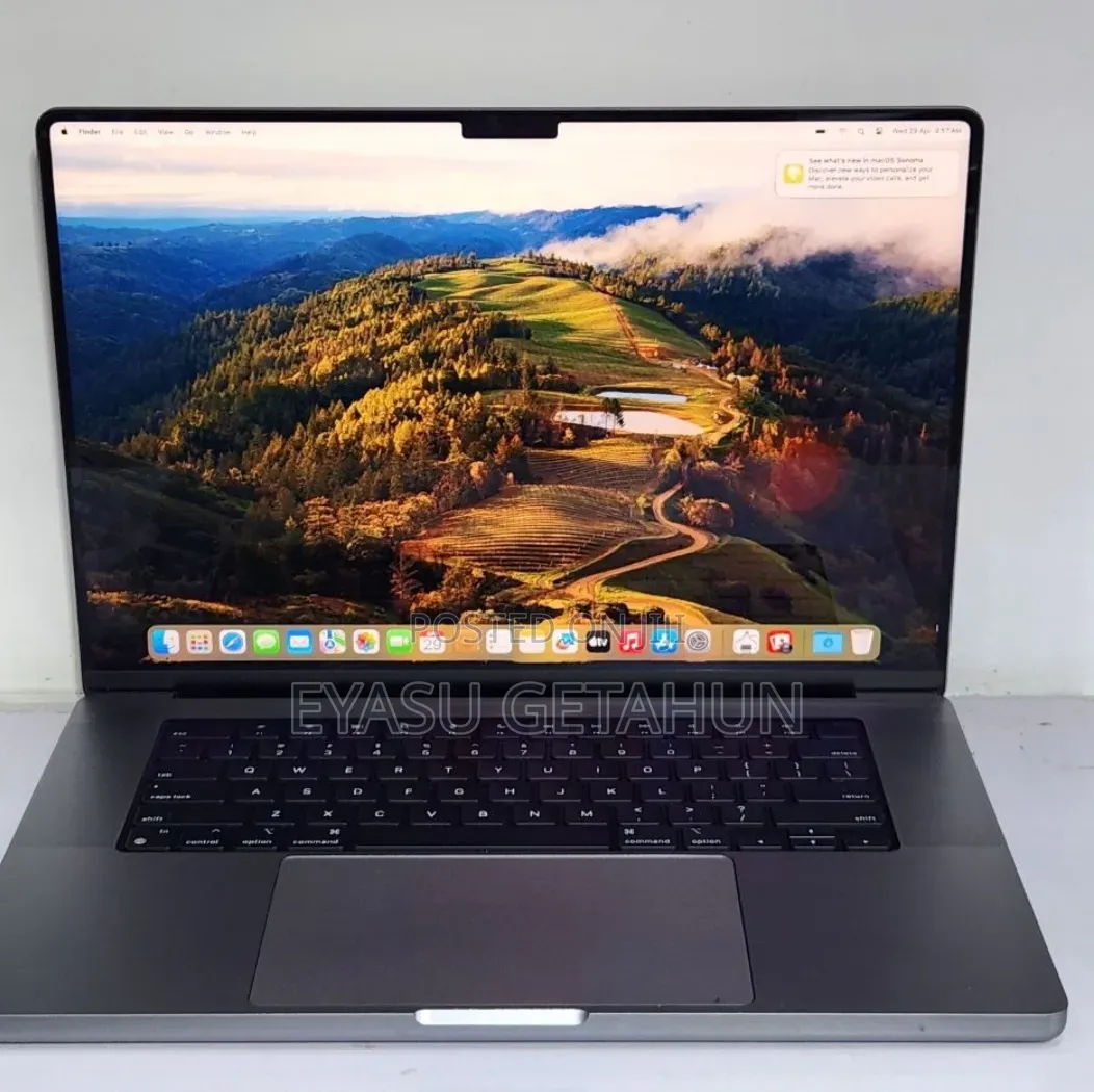New Laptop Apple MacBook Pro M1 32GB Apple M1 Pro SSD 512GB