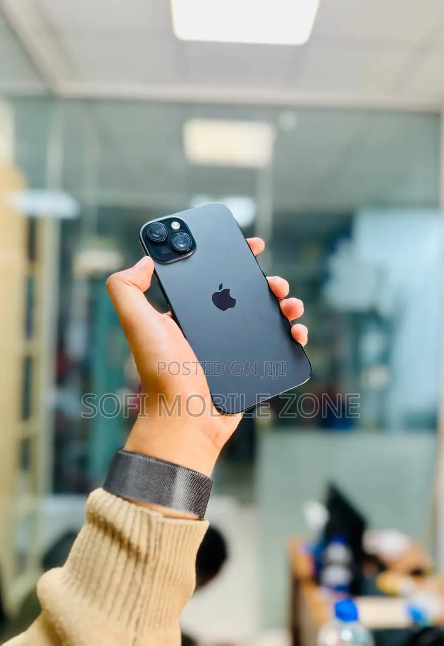 New Apple iPhone 15 128 GB Black