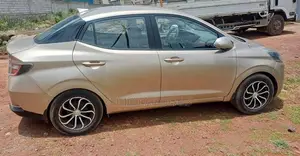 Hyundai I10 2021 Gold