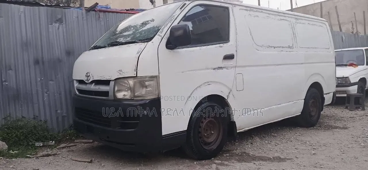 Toyota HiAce 2007 White