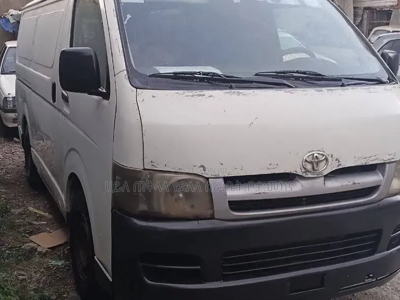 Toyota HiAce 2007 White