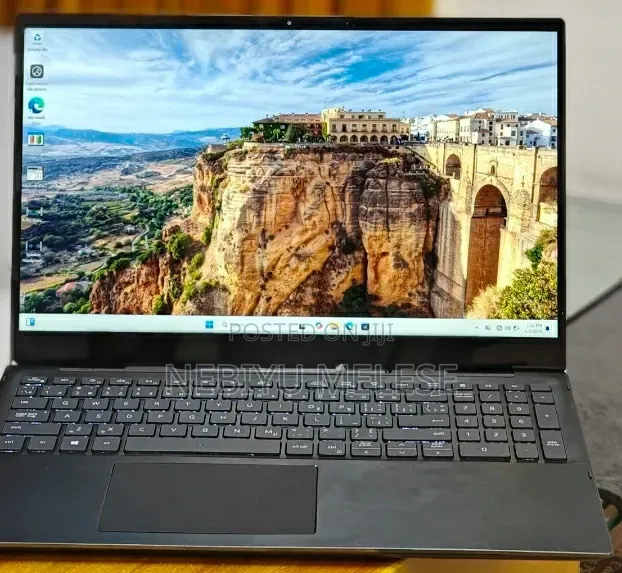 New Laptop Dell Inspiron 15 16GB Intel Core i7 SSD 512GB