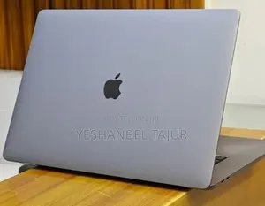 New Laptop Apple MacBook Pro 2018 32GB Intel Core i9 SSD 2T