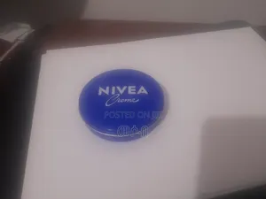 Nivea Creme – Moisturizing Cream For Face, Body Hands
