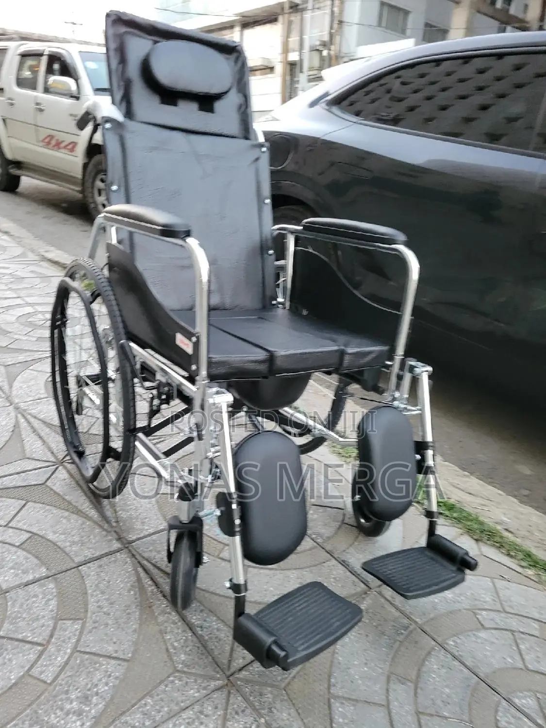 Full Reclining Wheelchair凹会wheelchair Would Help to Solve This Problem