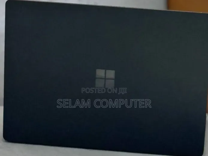 New Laptop Microsoft Surface 16GB Intel Core i7 SSD 256GB