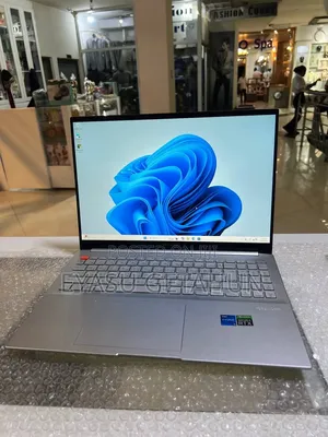 New Laptop Asus VivoBook 15 X505BA 16GB Intel Core i5 SSD 512GB